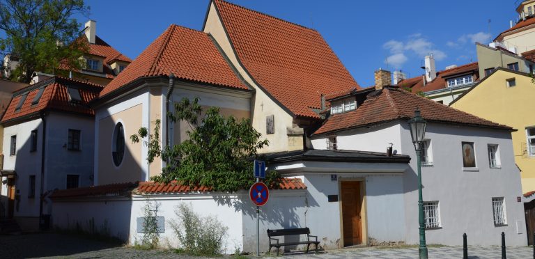 Zmizelé kostely Malé Strany