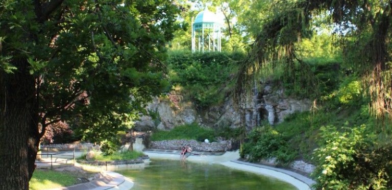 Park Na Skalce a Doubková