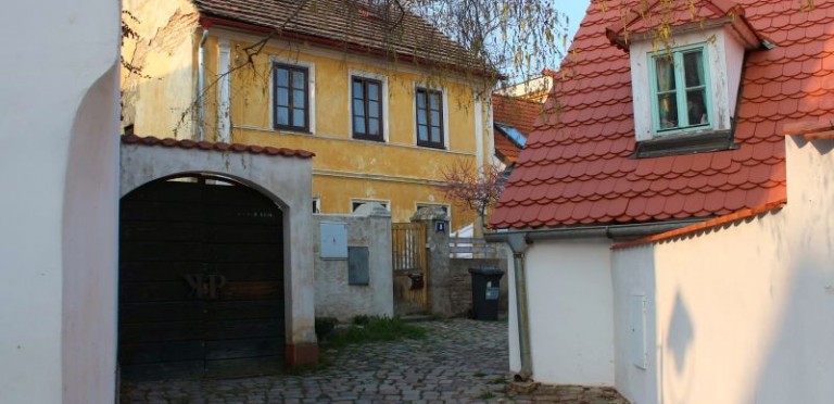 Guided Tour - Střešovičky and sandstone rocks